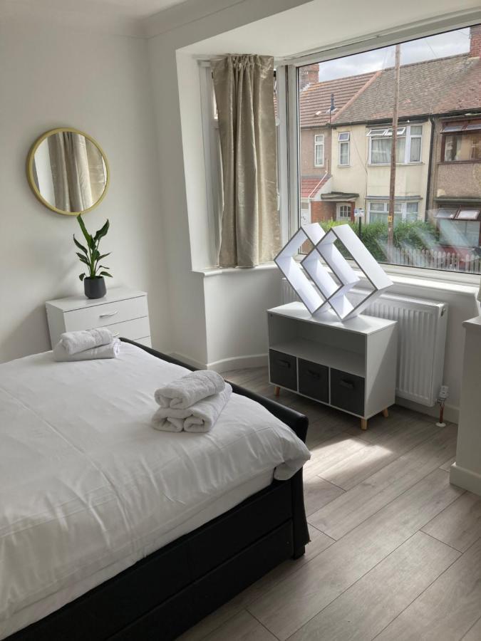 Gresham Home - Close To Excel, Contractors, Relocators, Paid Parking Londen Buitenkant foto